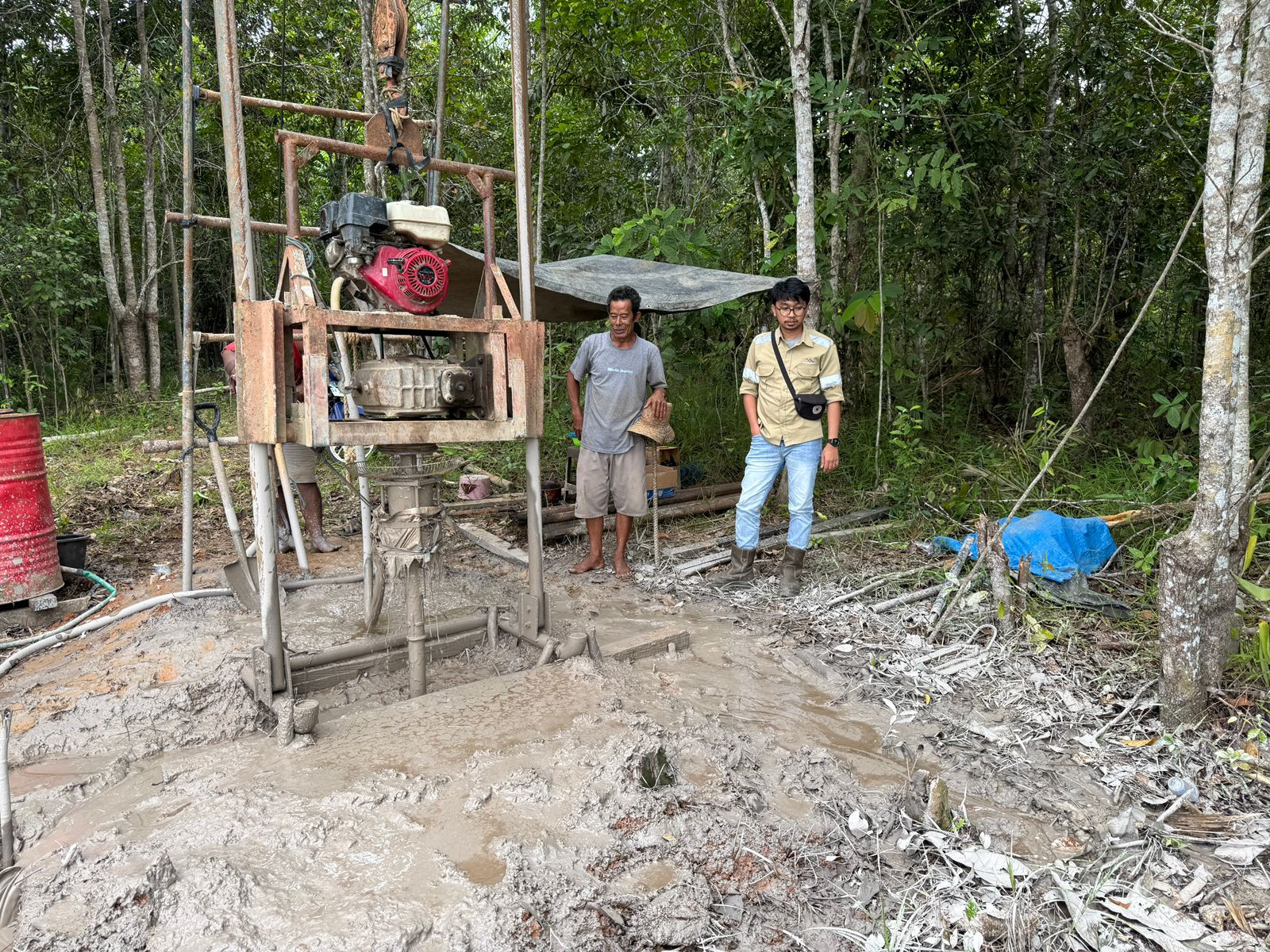 Sumur Bor Untuk Warga Salino
