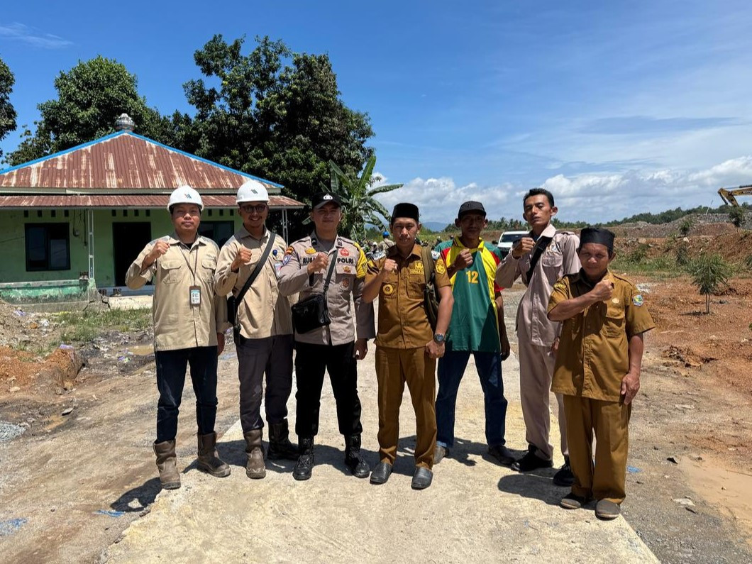 Sebuku Coal Group Bangun Kembali Jalan Akses Tambak, Dorong Kelancaran Ekonomi Warga Pantai Baru