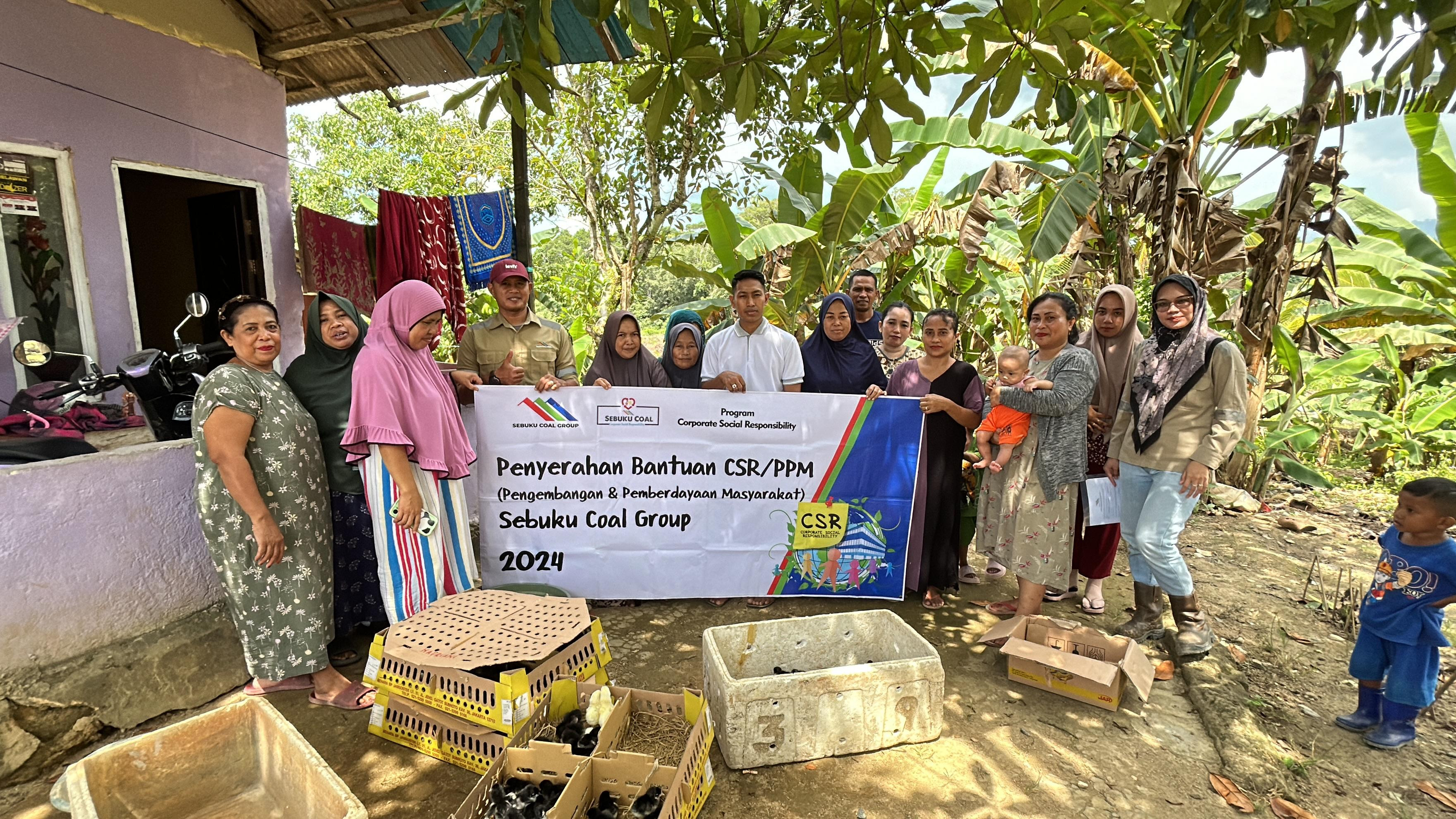 Dukung Produktifitas Ibu Rumah Tangga, PT STC Bantu Bibit Ayam Kampung